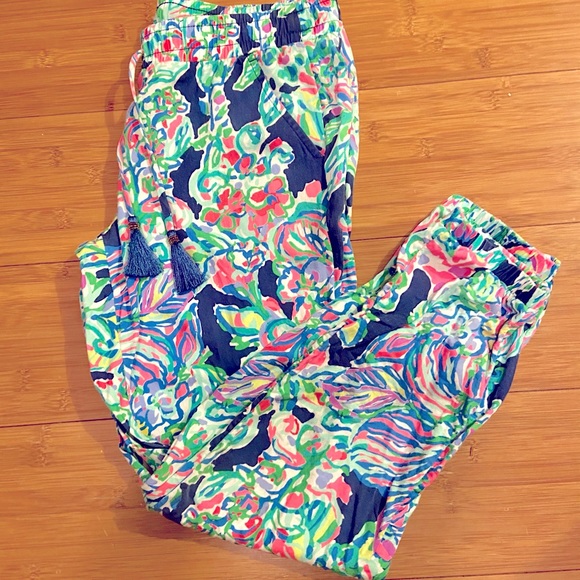 Lilly Pulitzer Small Piper Jogger w/Tassels - Picture 6 of 12